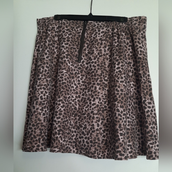 Torrid leopard print skirt 1x - Picture 2 of 2